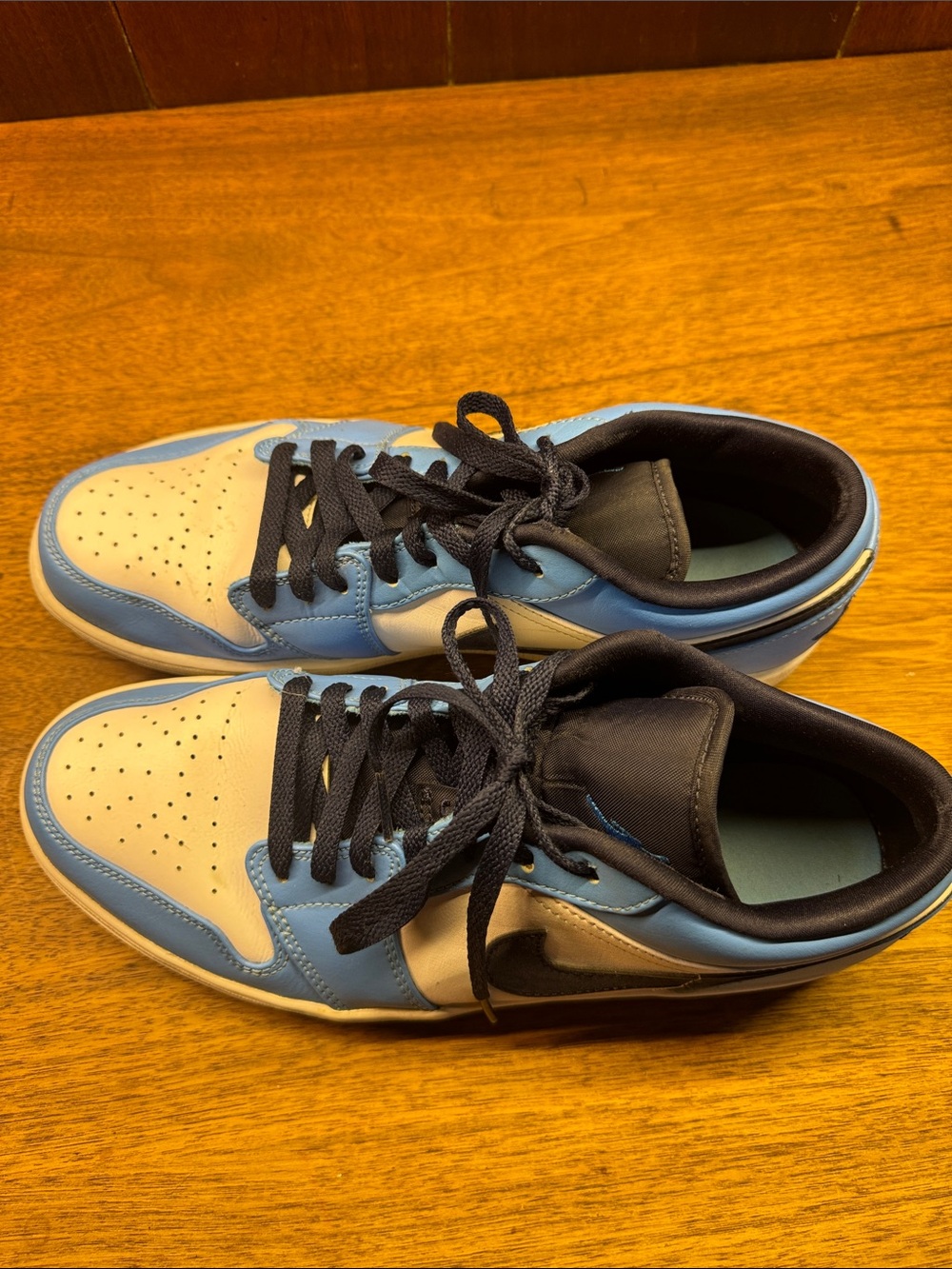 Nike Men's Low-Top Sneakers in Light Blue, White & Black - Picture 5 of 5